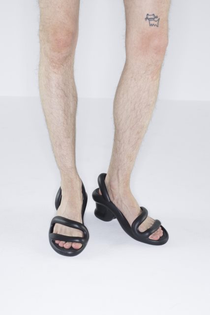 Nauji Kobarah Juodi Unisex Sandalai