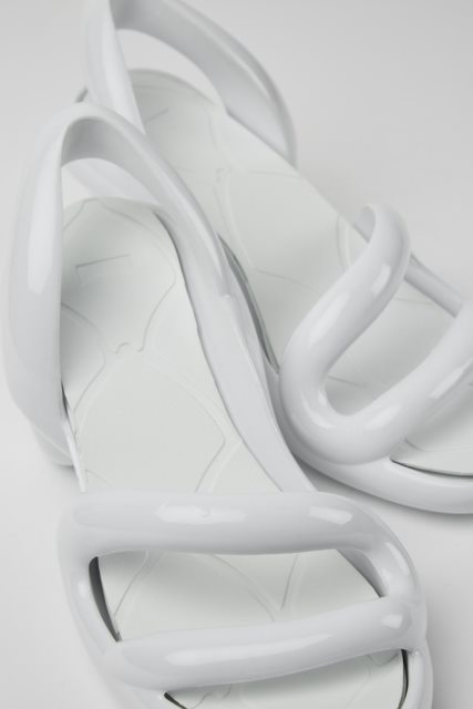 Dizaino Kobarah Balti Unisex Sandalai Kemperis