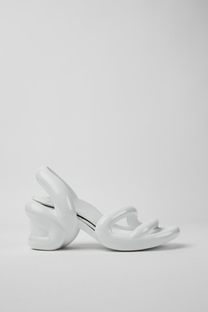 Dizaino Kobarah Balti Unisex Sandalai Kemperis