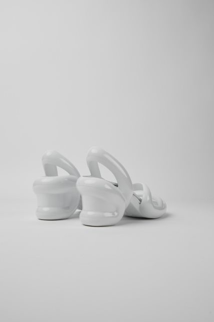 Dizaino Kobarah Balti Unisex Sandalai Kemperis