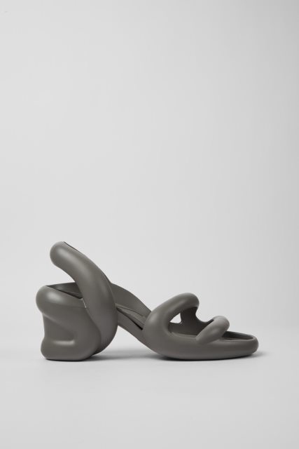 Dizaino Kobarah Pilki Unisex Sandalai Kemperis