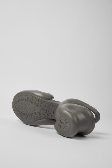 Dizaino Kobarah Pilki Unisex Sandalai Kemperis