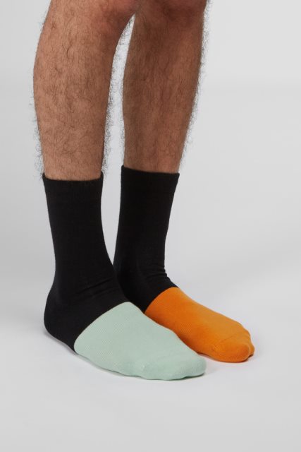 Kemperio Dizaino Nelyginės Kojinės Pakuotėje Keturios įvairiaspalvės Unisex Kojinės